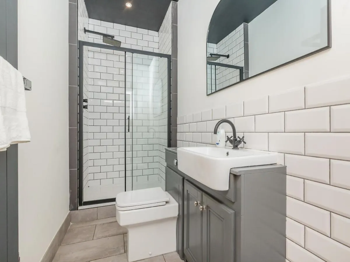 Stylish 2-Bedroom Flat With Patio And Garden Brighton United Kingdom